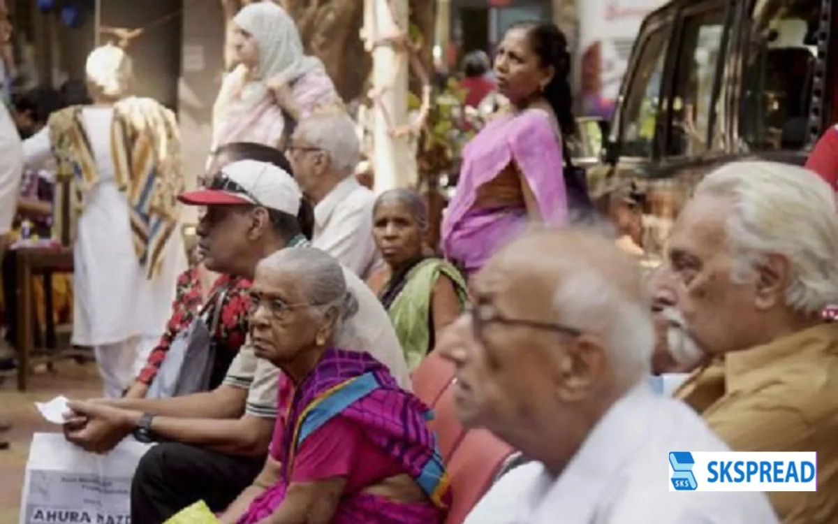 70 வயதுக்கு மேல் இருக்கும் மூத்த குடிமக்களா நீங்கள்? உங்களுக்கு ரூ.5 லட்சம் வரும் - திட்டத்தில் சேருவது எப்படி?