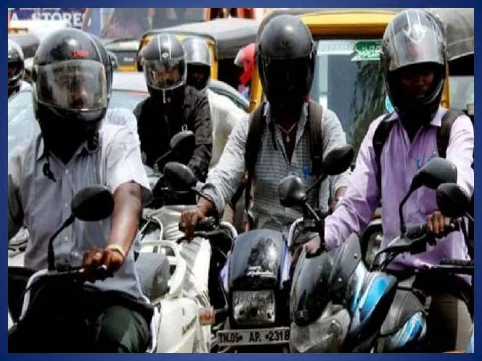 "Helmet" அணியாமல் வந்தால் பெட்ரோல் இல்லை.., அரசின் புதிய உத்தரவு!!